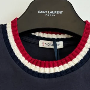 Moncler Logo Cotton T-shirt in Blue - MRT04