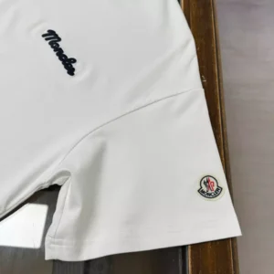 Moncler Logo Cotton T-shirt in White - MRT09