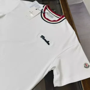 Moncler Logo Cotton T-shirt in White - MRT09