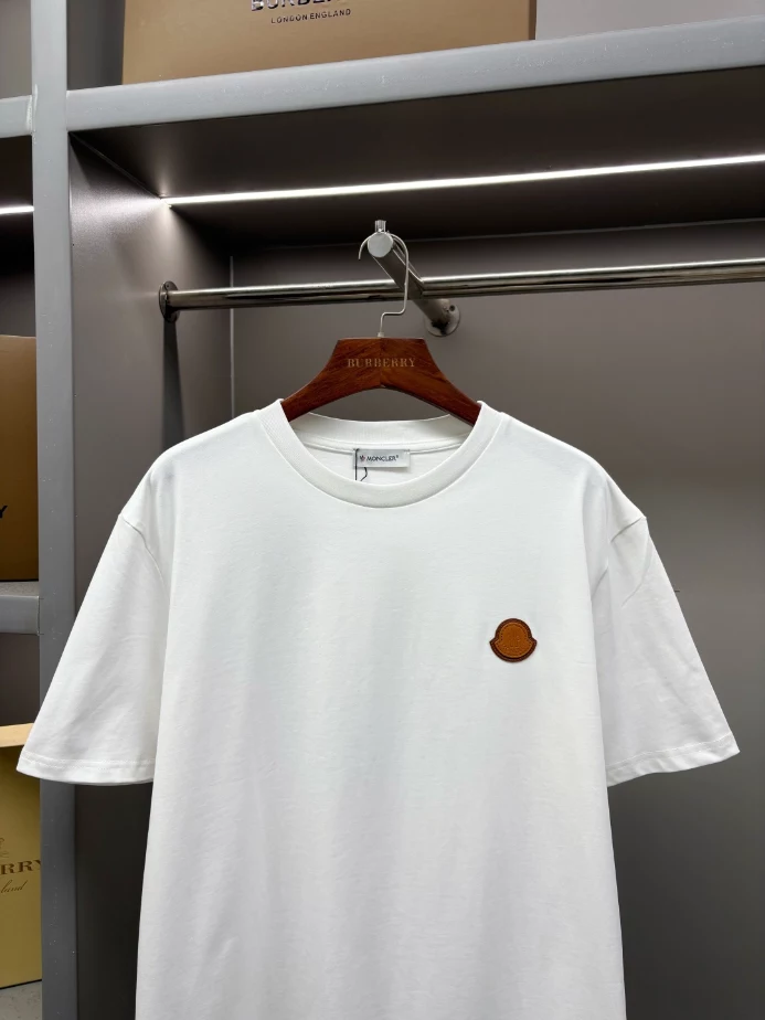 Moncler Logo-Patch T-shirt - MRT11