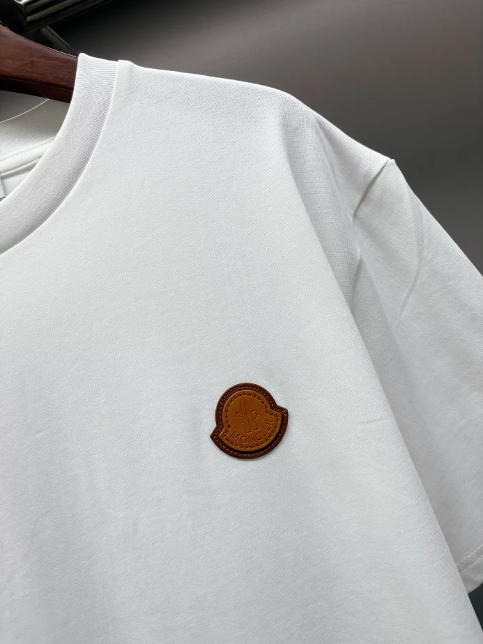 Moncler Logo-Patch T-shirt - MRT11
